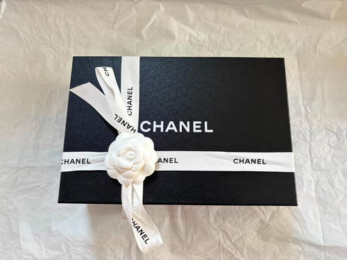 Authentic chanel box - authentic, +