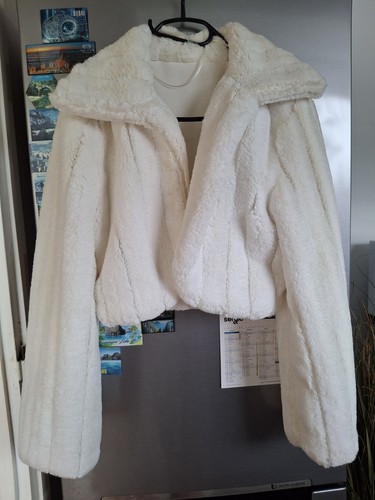 Fausse fourrure blanche - fourrure, blanche.