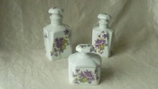 FLACON DE PARFUM BOITE A POUDRE PORCELAINE DE LIMOGES DECOR VIOLETTE**