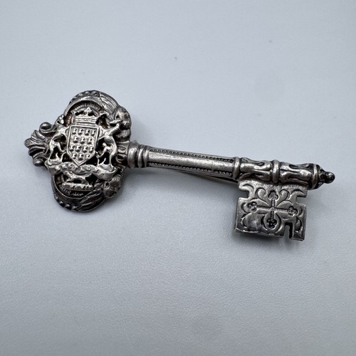 Broche ancienne
