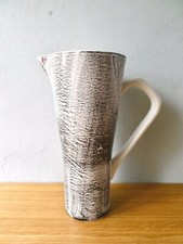 grand pichet en céramique