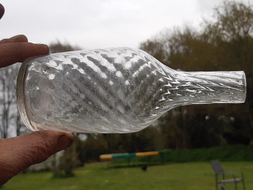 Rare petite bouteille bonne - petite,