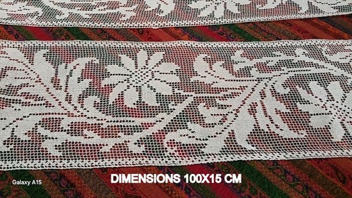 Dentelle fuseaux entre deux - dentelle, au