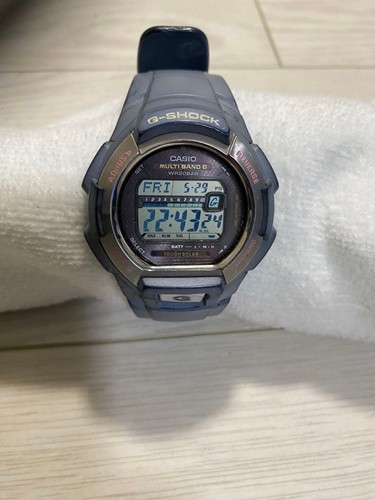 Montre radio solaire robuste