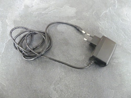 Chargeur pour aspirateur balai
