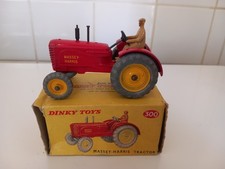 DINKY TOYS MASSEY HARRIS TRACTEUR + BOITE D'ORIGINE N° 300 MADE IN ENGLAND