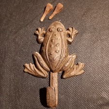 Grenouille en fonte support porte clés