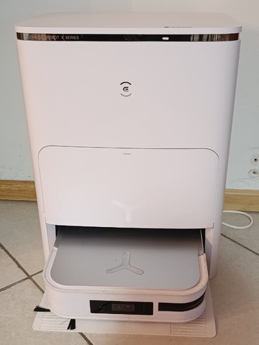 Robot aspirateur laveur