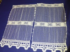 PAIRE DE RIDEAUX ANCIENS