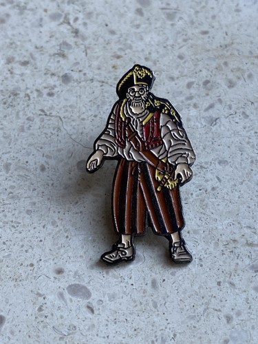 Pin peter pan - pan, •