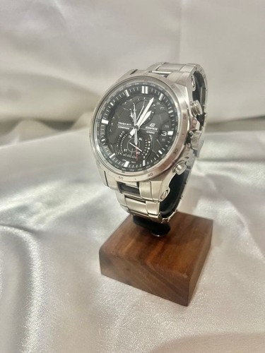 Montre solaire radiocommandée