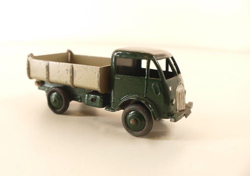 Dinky toys 25m camion - n°,