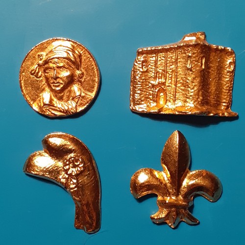 Lot quatre feves - metal, dore