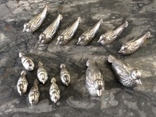 6 PORTE-COUTEAUX  ET   PORTE NOM  SEL ET POIVRE FORME CANARD SILEA METAL ARGENTE