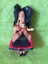 Poupée folklorique régionale