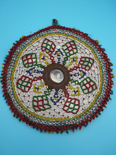 Ancien tissu brodé de perles