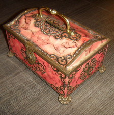 COFFRET Ancienne boite en métal, tole emboutie coffre fort tirelire jouet bijou