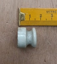 Isolateur en Porcelaine  Couleur Ivoire 