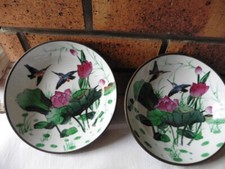 2 ANCIENNES ASSIETTES FAIENCE CHINOISE AVEC CUIVRE OISEAUX NENUPHAR 18CM