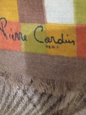 Châle Pierre Cardin