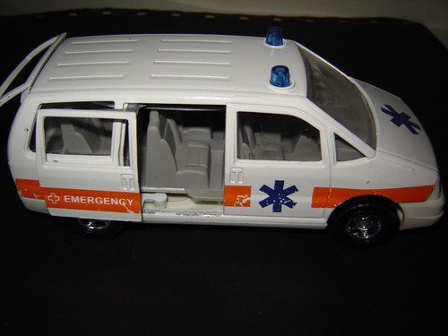 Majorette monospace ambulance - majorette,