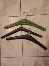 3 Cintres  en bois recouvert