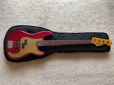 Guitare basse électrique