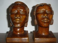 MADAGASCAR  :  PAIRE DE BUSTES EN PALISSANDRE - ANNEES 50