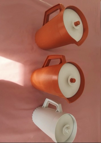 Lot pichets en plastique - pichets,