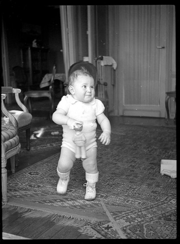 Young child baby infant - young,