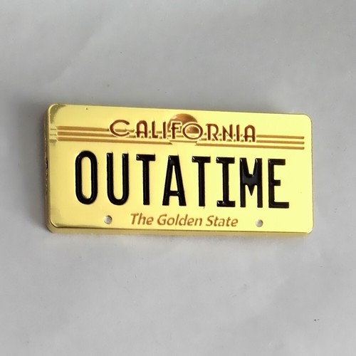 Pin pins métal outatime - pin's,