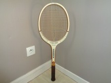 raquettte de tennis ancienne"ROSSIGNOL LADY PRO TOURNAMENT"