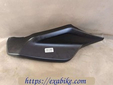 element plastique gauche pour Suzuki 650 Burgman  de 2013 a 2017
