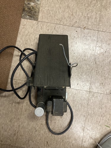 Vintage keyboard organ - organ, foot