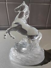 Cheval en Cristal (Cristallerie d'Arques)  base blanche. 500 grammes