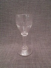 Verre liqueur ancien ciselé - a,