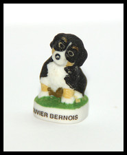 FÈVE RACE DE CHIENS "LE