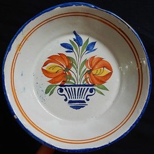 Assiette ancienne en faïence