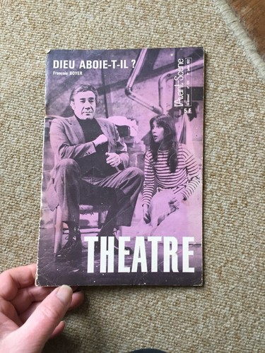 Revue avant scene - revue, theatre