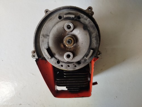 Moteur pour - ,