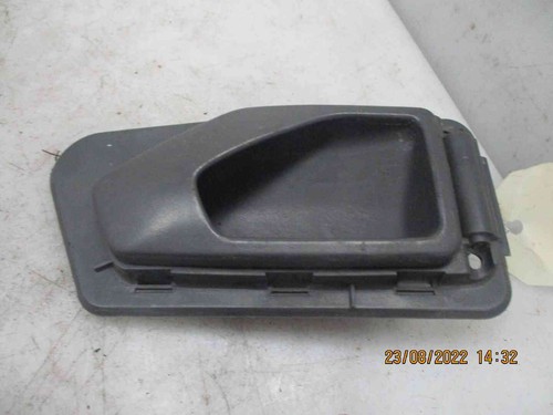 Poignee interieur porte avant