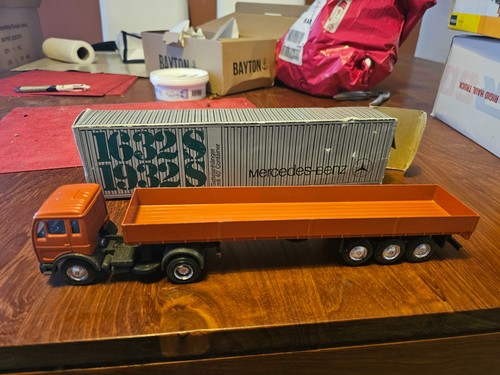 Camion mercedes benz semi - camion,