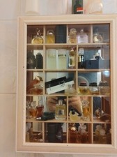 VITRINE DE MINIATURES PARFUM