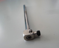 Serre-aiguille avec tige d'attache Elna pour machine à coudre ELNA Grasshopper