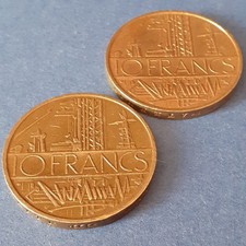 2 Pièces de 10 francs Mathieu République française année 1977 TTB+ nettoyées.