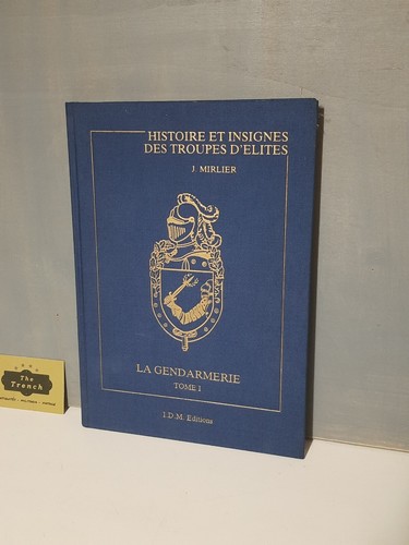 Livre histoire et insignes - histoire,
