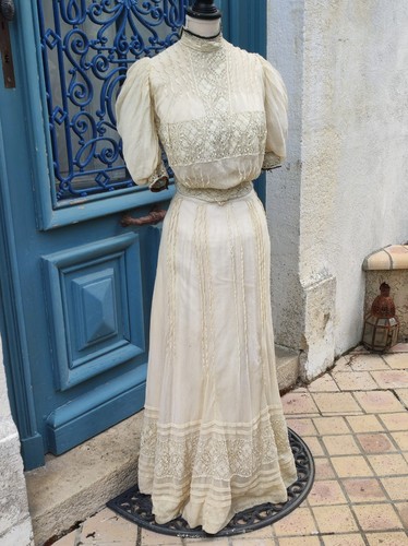 Ancienne robe vers 1890 - ancienne,