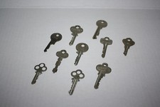 OLD KEYS VINTAGE LOT OF (10) ~