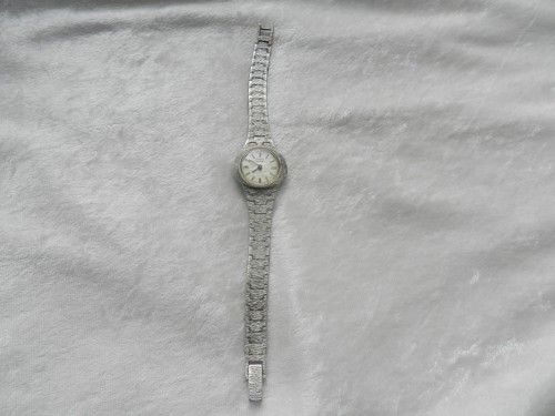 Ancienne montre bracelet - , art