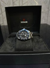Montre Tudor black Bay
